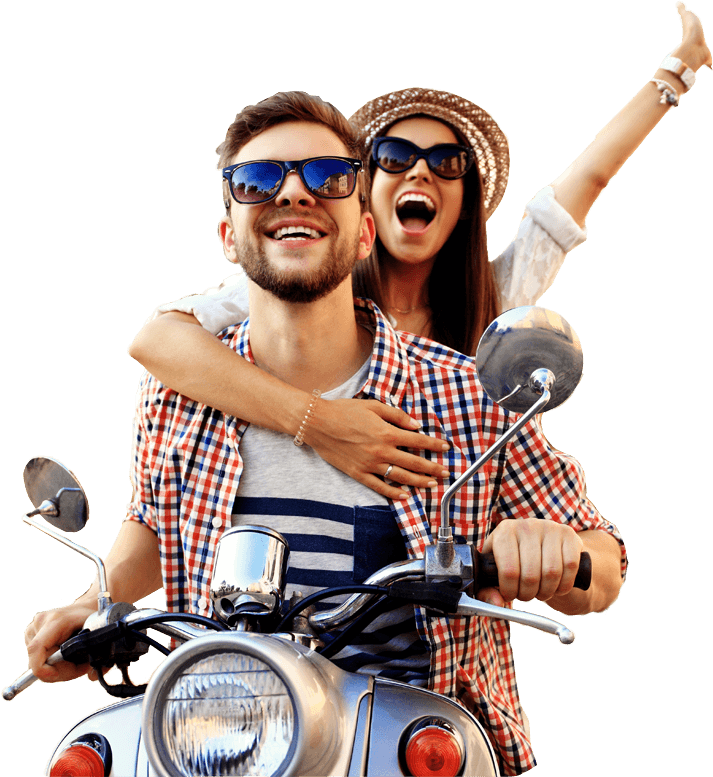 Pareja disfrutando de sus vacaciones gracias a un préstamo de Imperio Préstamos